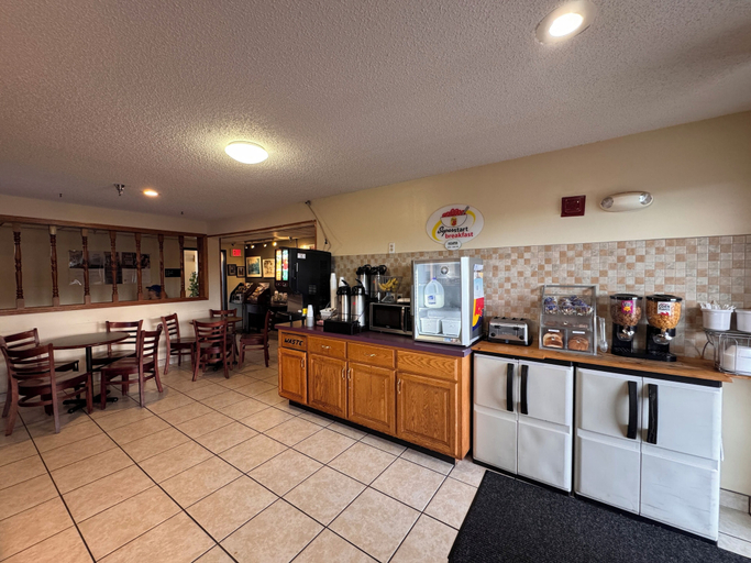 Food & Drinks 4, Super 8 by Wyndham Appomattox VA, Appomattox