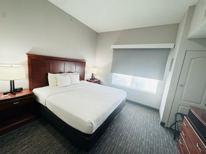 Bedroom 3, Country Inn & Suites by Radisson, Harrisonburg, VA, Harrisonburg