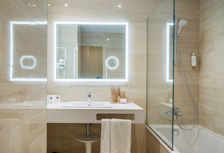 Bathroom 4, Hotel Hostalillo by Escampa Hotels, Girona