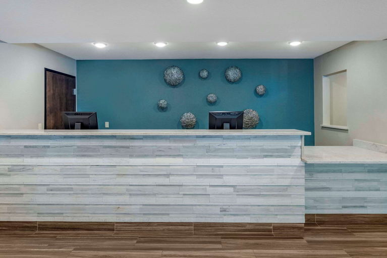 Public Area 2, Comfort Inn & Suites Tualatin - Lake Oswego South, Washington