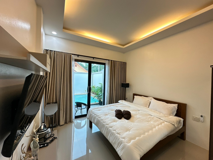 Golden Palm Resort - Tap to explore photos