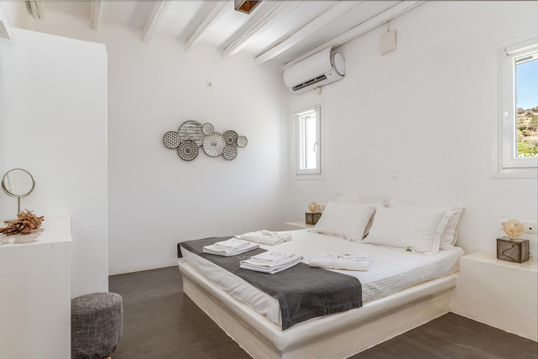 Others 5, Ow Andros Suite 4,Private Whirlpool, South Aegean
