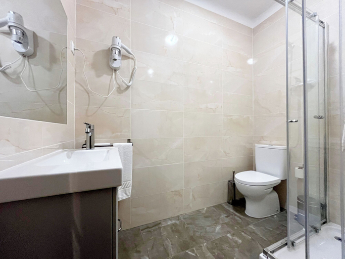 Bathroom 4