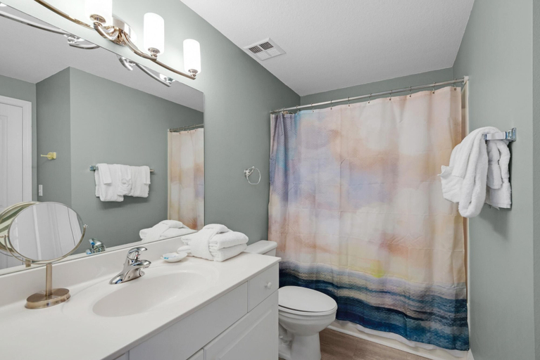 Bathroom 3, Celadon 1902 "aloha No Ka Oi", Bay