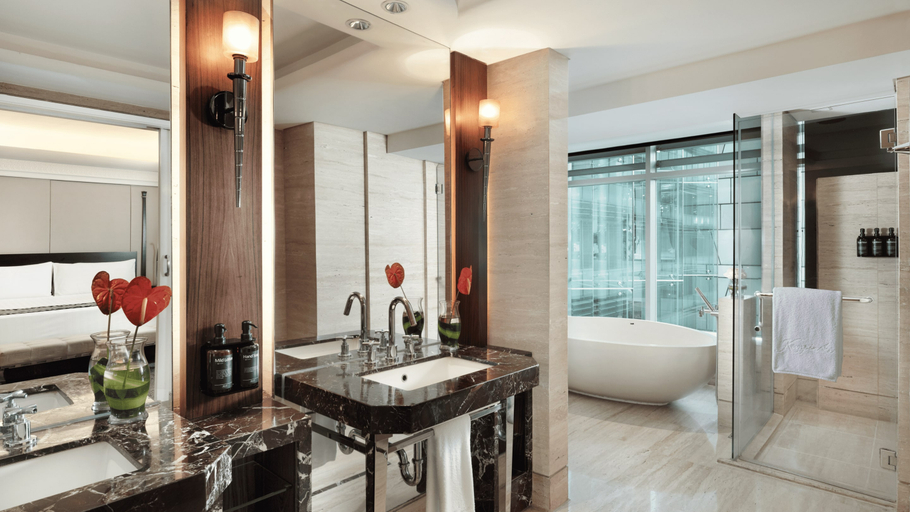 Bathroom 16