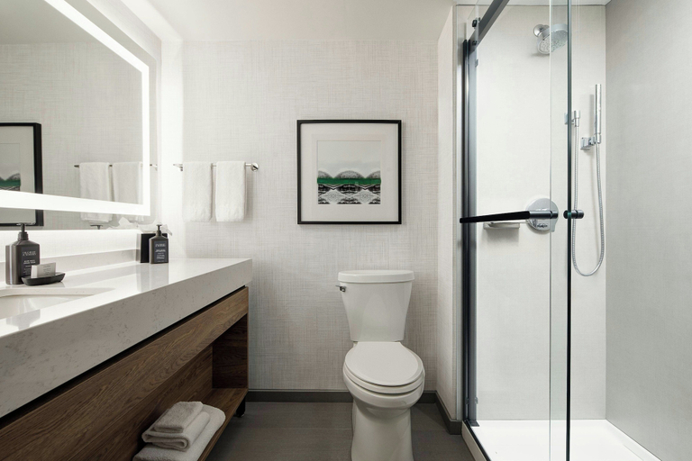 Bathroom 14