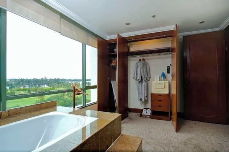 Bathroom 18
