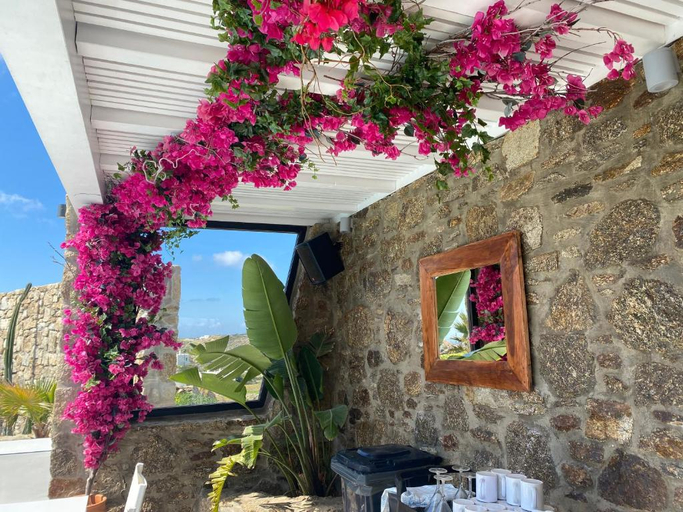 Food & Drinks 2, Bianco A Nero, South Aegean