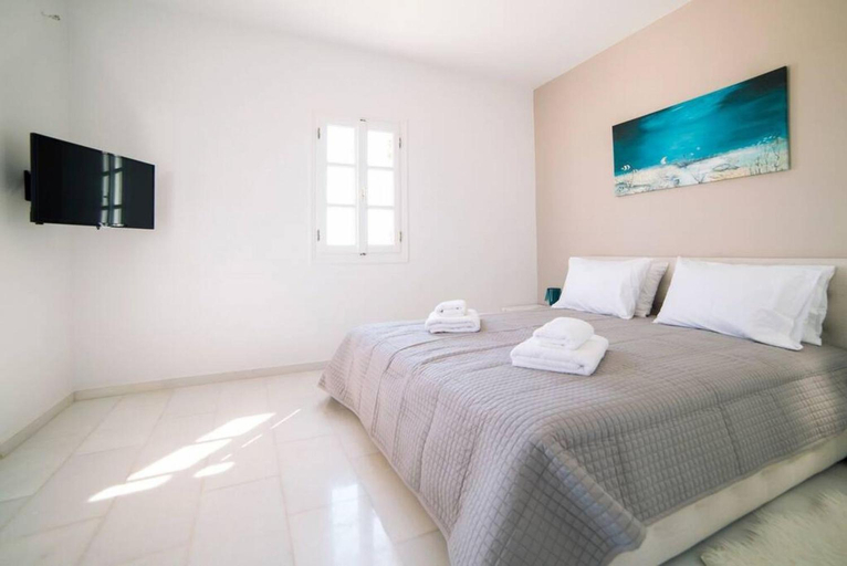 Others 4, Coral Villa with 4 bedrooms in Paros, South Aegean