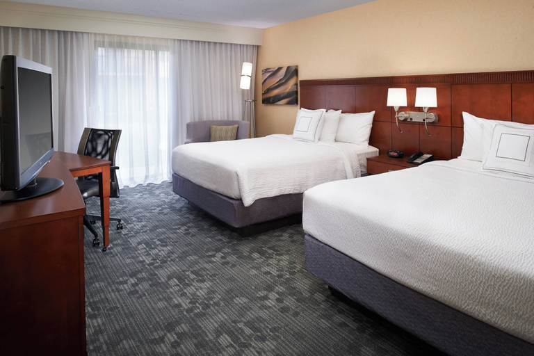 Bedroom 4, Courtyard by Marriott Detroit Warren, Macomb