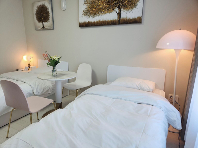 Bedroom 8