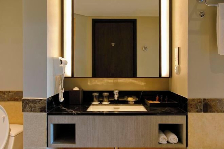 Bathroom 23