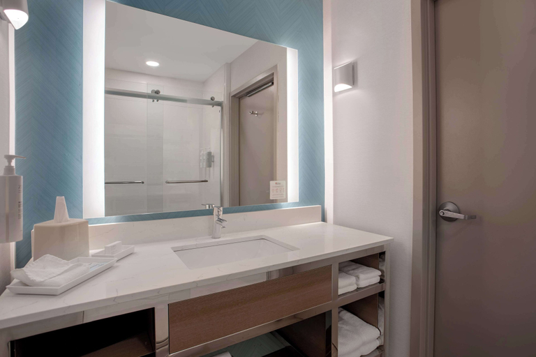 Bathroom 27