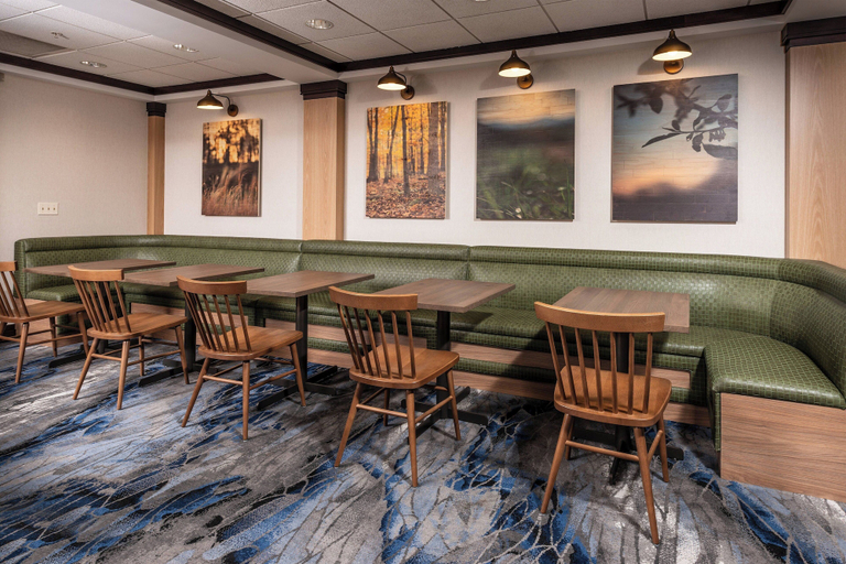 Food & Drinks 5, Fairfield Inn & Suites by Marriott New Bedford, Bristol