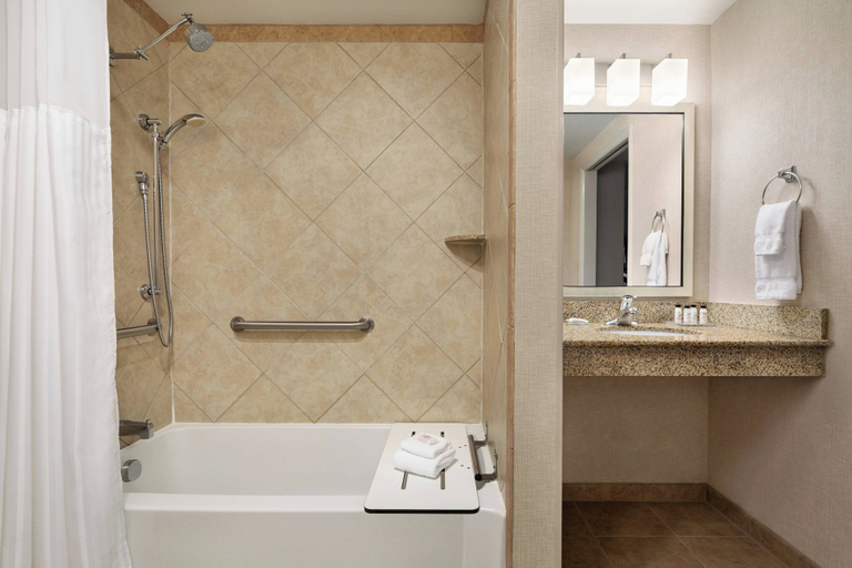 Bathroom 4, Delta Hotels by Marriott Helena Colonial, Lewis and Clark
