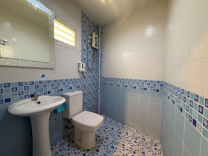 Bathroom 4, Bed by Cruise at Samakkhi-Tivanont, Muang Nonthaburi