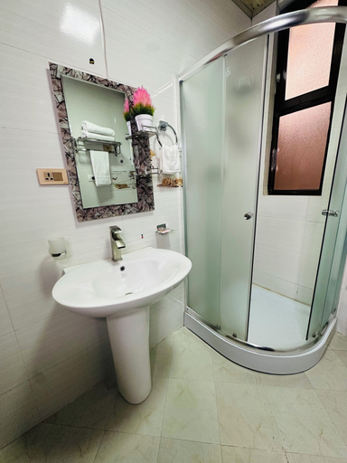 Bathroom 3, Calm Corner Addis, Addis Abeba