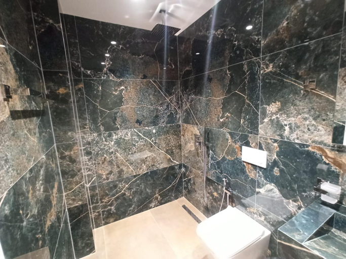 Bathroom 2, The View Hotel Ksamil, Sarandës