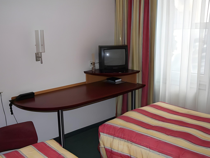Bedroom 14
