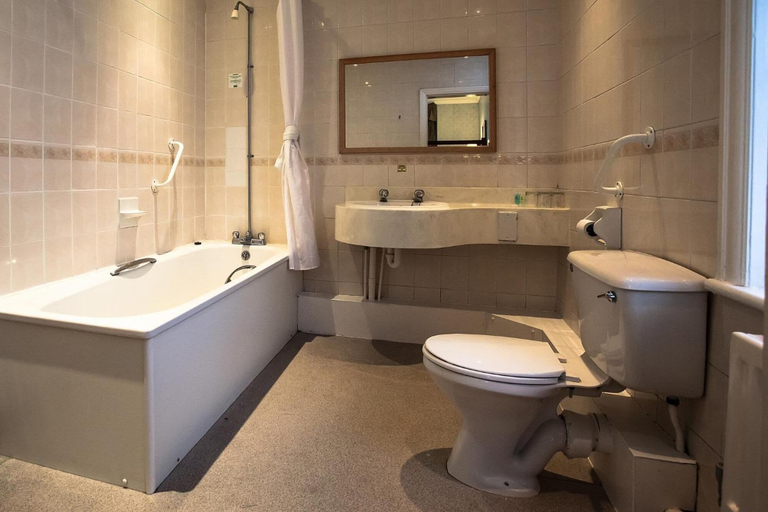 Bathroom 4, Savoy Blackpool Hotel, Blackpool