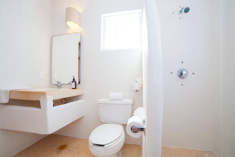 Bathroom 5, HOTEL BIULÚ, Dist. Pochutla