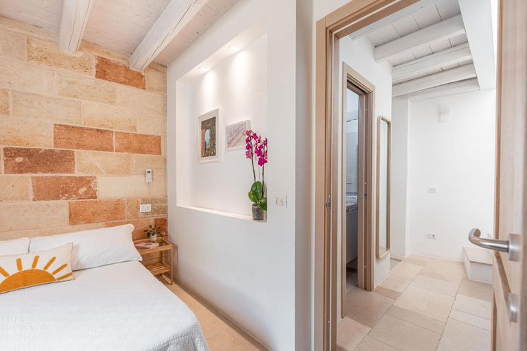 Bedroom 2, A Casa di Elena 12, Bari