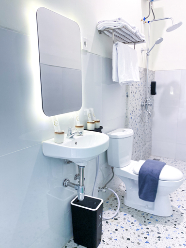 Bathroom 12