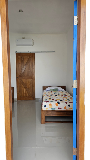 bedroom 13