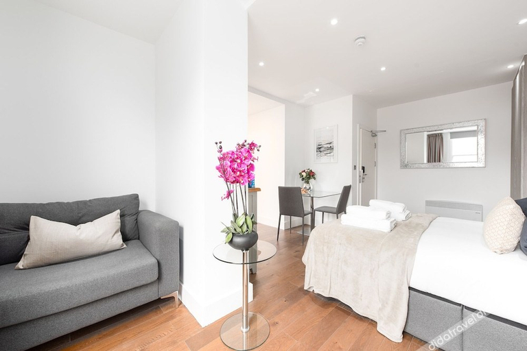 Bedroom 4, Bayswater by CAPITAL, London