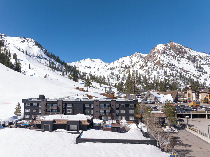 Exterior & Views 2, Red Wolf Lodge at Olympic Valley, Placer