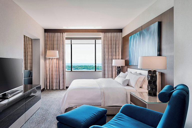 Bedroom 3, The Westin Harbour Castle, Toronto, Toronto