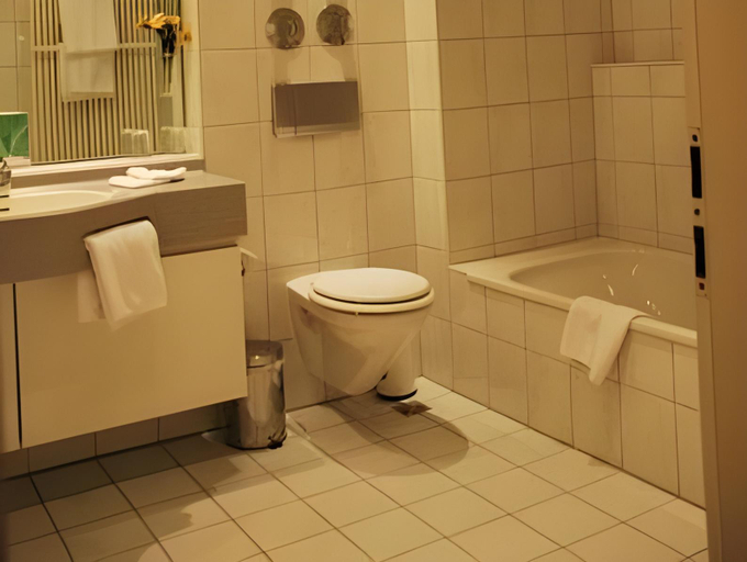 Bathroom 16