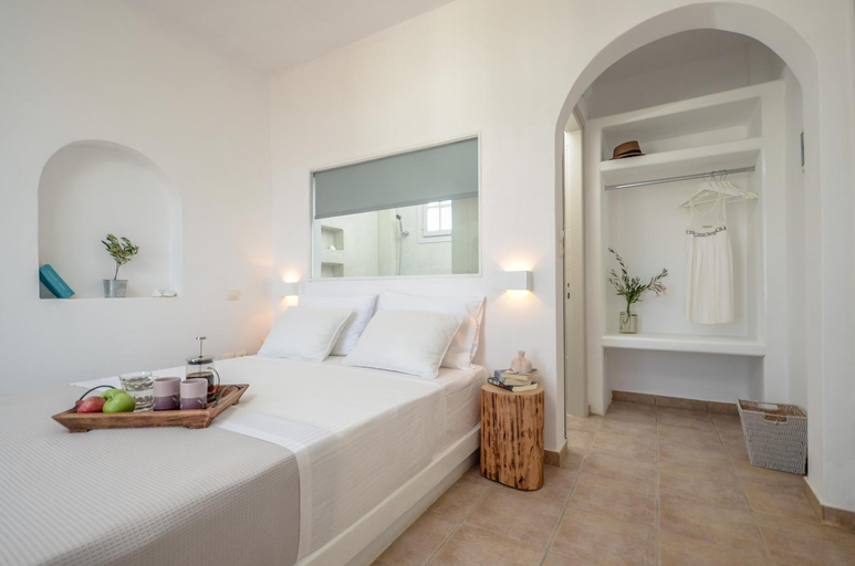 Bedroom 3, Akrolithos studios, South Aegean