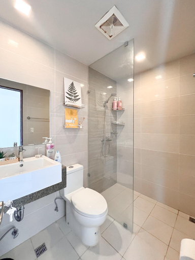 Bathroom 4, Two BR Condo in Mactan w/ Pool and Beach Access, Lapu-Lapu City
