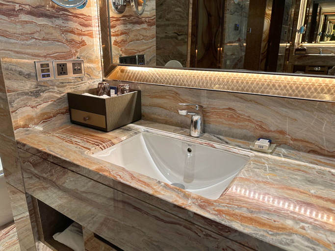 Bathroom 13