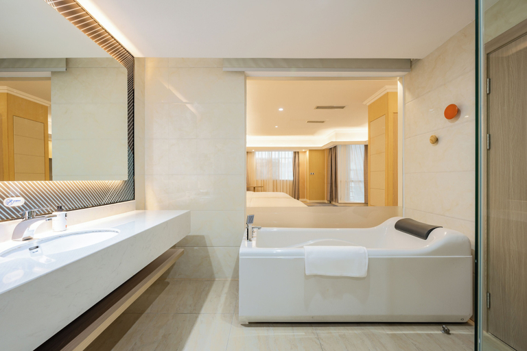 Bathroom 5, Holiday Inn Express CHENGDU TIANFU SQUARE by IHG, Chengdu