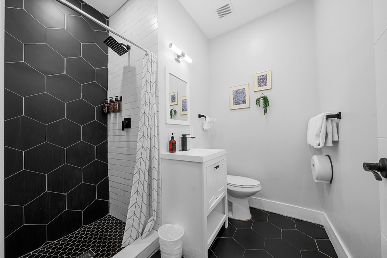 Bathroom 5, Nine20 Collins Apartments by Lowkl, Miami-Dade