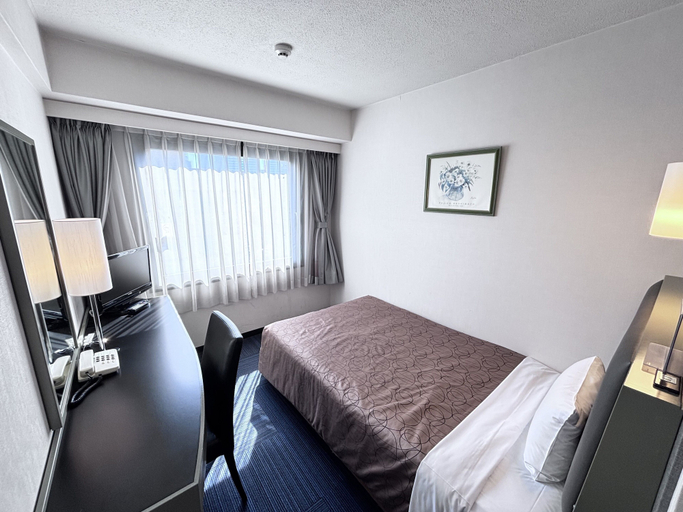 Bedroom 13