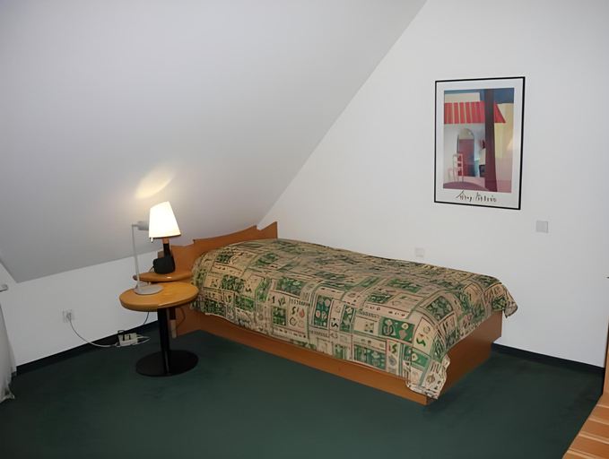 Bedroom 8