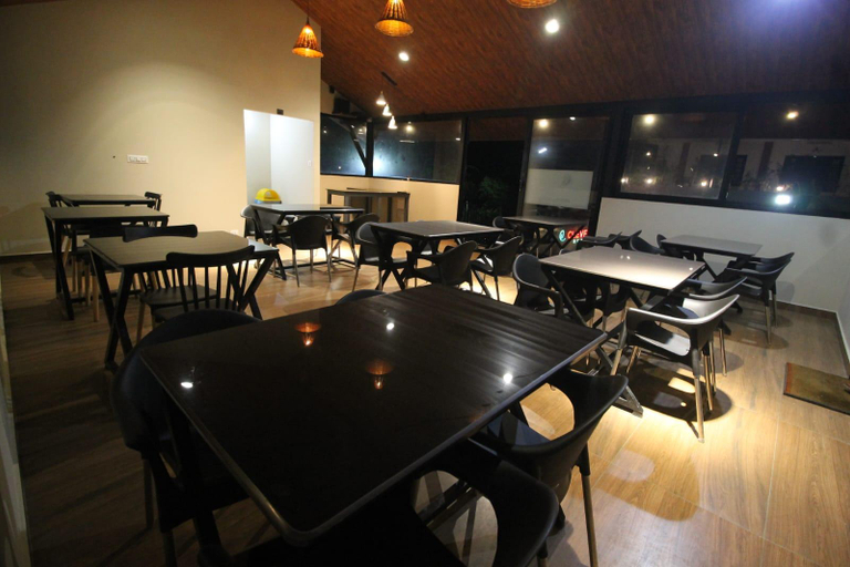 Food & Drinks 5, Cleveland Resorts, Idukki