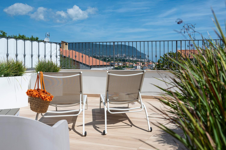 Others 3, B&B Relais One, Ancona