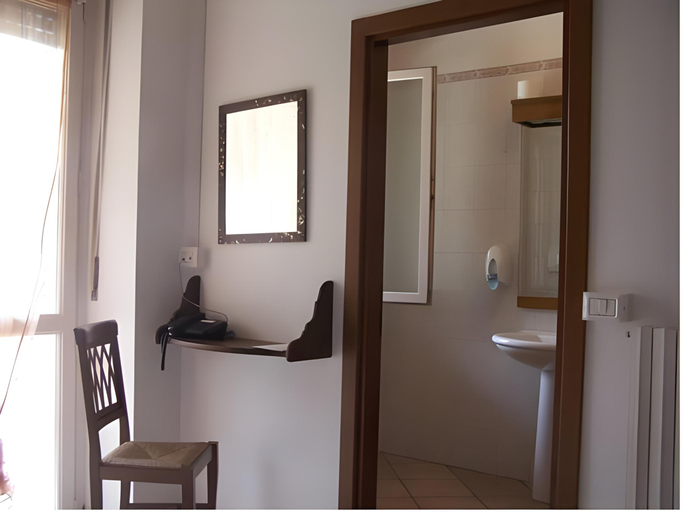 Bathroom 13