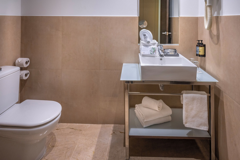 Bathroom 5, Hotel SERHS Del Port, Barcelona