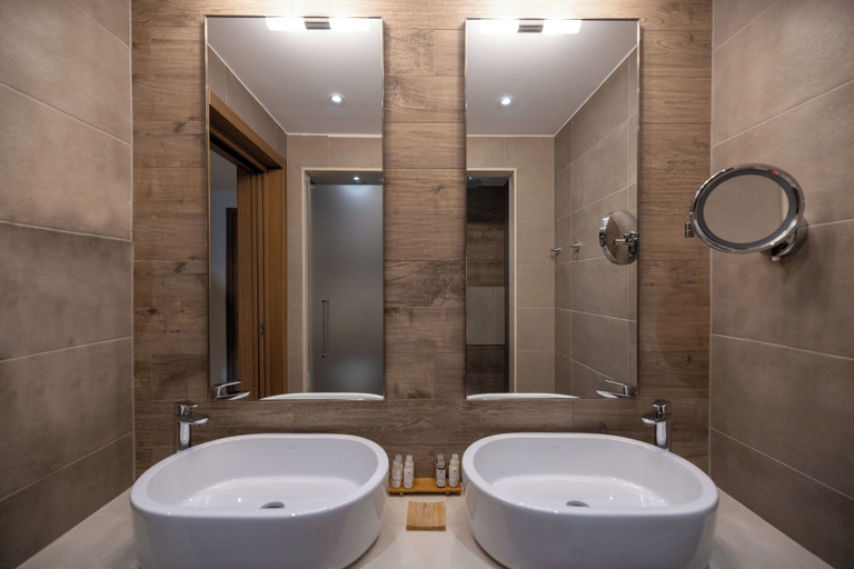 Bathroom 5, Miraggio Thermal Spa Resort, Central Macedonia