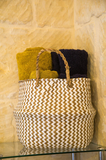 Others 5, A la maison B&B