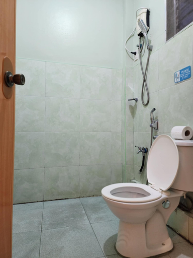 Bathroom 3, Susada's Inn, Oslob
