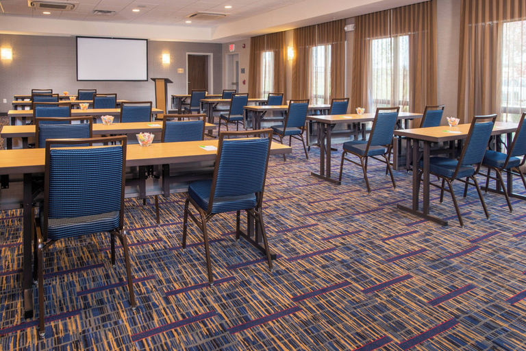 Food & Drinks 5, Courtyard by Marriott Shippensburg, Cumberland