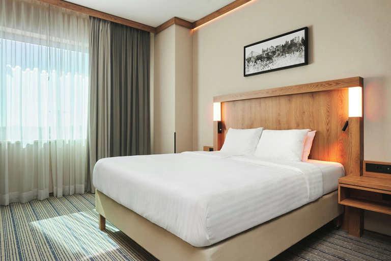 Bedroom 3, Courtyard by Marriott Warsaw Airport, Warsaw