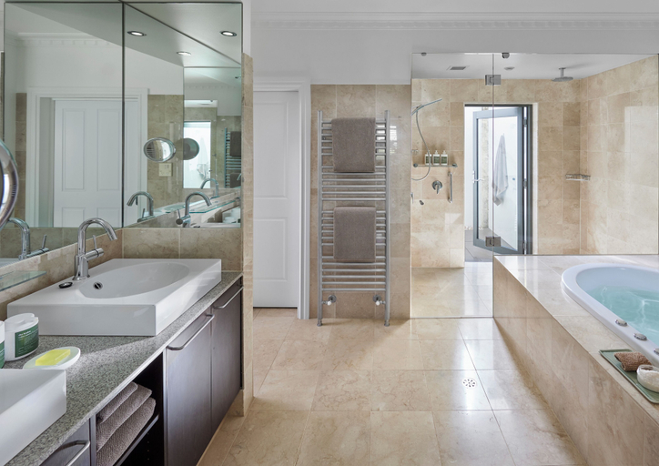 Bathroom 5, The Louise, Beckons, Light