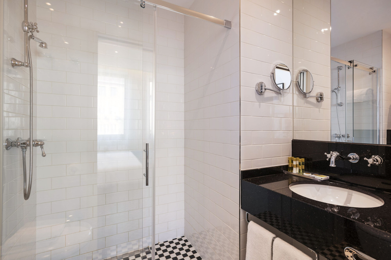 Bathroom 5, Eurostars Danube Budapest, Budapesti